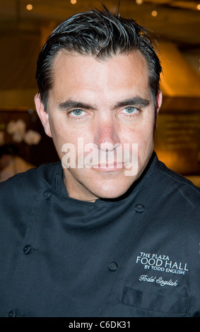 Celebrity Chef Todd English Eröffnungstag des "The Plaza Food Hall von Todd English" inside The Plaza Hotel New York City, USA- Stockfoto