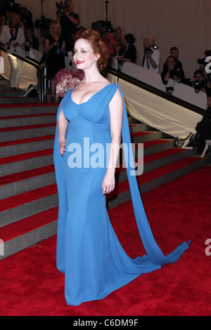 Christina Hendricks The Costume Institute Gala Benefit zur Feier der Eröffnung des die "American Woman: Fashioning Angehöriger Stockfoto