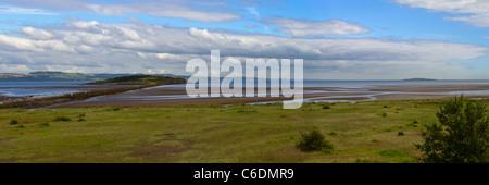 Blick von Cramond Island und Inchkeith Island im Firth of Forth, Osten Schottlands, in der Nähe von Edinburgh. Stockfoto