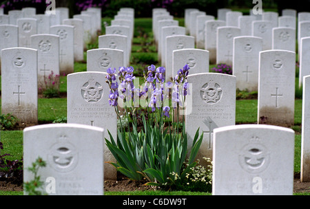 Reichswald Forest War Cemetery, Kleve in der Bundesrepublik Deutschland in der Nähe der niederländischen Grenze. Verwaltet von der Commonwealth War Graves Commission Stockfoto