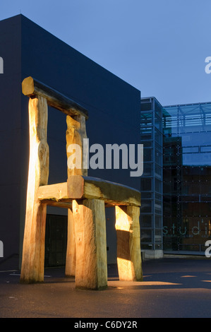 Skulptur, Stuhl-leeren Stuhl, Skulptur von Hermann Bigelmayr, Bauhaus-Universität Weimar, Thüringen, Deutschland Stockfoto