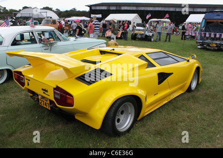 Lamborghini Countach auf weißer Waltham Retro-Festival Oldtimer-Rallye 2011 Stockfoto