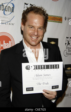 Adam James The 2010 Drama Desk Award nominierten Galavorstellung statt in der Churrascaria Plataforma. New York City, USA- Stockfoto