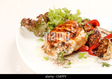 Hühnersteak mit Gemüse Stockfoto