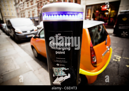 London-Elektro-Auto aufladen Punkt Stockfoto