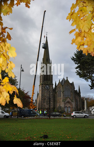 Bild von Ballater und Dorfkirche, Aberdeenshire, UK Stockfoto