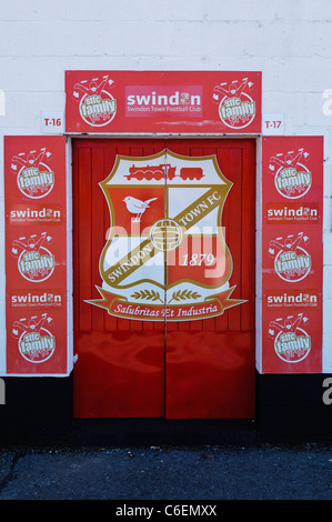 Familie Eingangstür Swindon Town Football Clubs Stadion Stockfoto