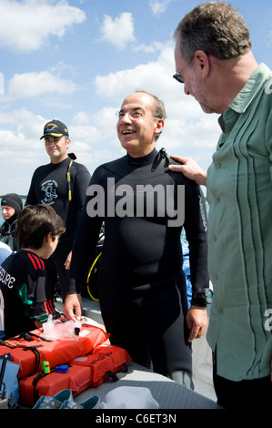 Präsident Felipe Calderon von Mexiko mit Peter Greenberg Stockfoto