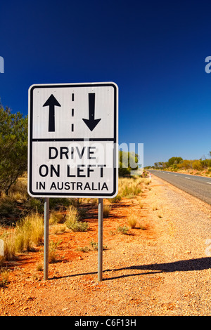 "Fahren Sie links in Australien" Zeichen, Australien Stockfoto