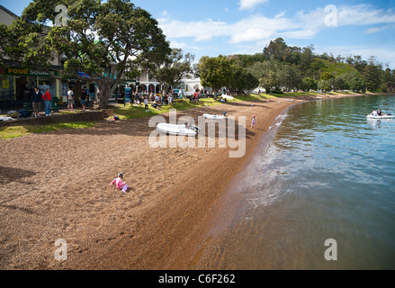 Blick entlang des Strandes bei Russell, Bay of Islands, Northland, Nordinsel, Neuseeland Stockfoto