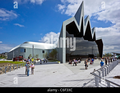 Neu erbaute Riverside Museum auf dem Fluss Clyde in Glasgow mit Exponaten Schottlands Geschichte von Transport & Reisen Stockfoto