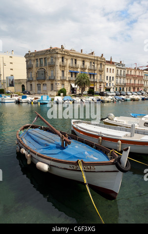 Alte hölzerne Boote im Hafen von Sète, Frankreich Stockfoto