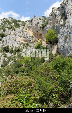 Ein Blick auf die alten Ermitage de St-Antoine de Galamus, Roussillon, Frankreich Stockfoto