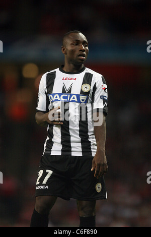 Pablo Armero (Udinese) spielen für die Play-offs der UEFA Champions League 1. Bein match zwischen Arsenal 1-0 Udinese Calcio. Stockfoto