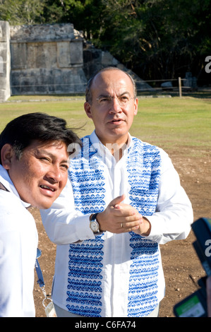 Staatspräsident Felipe Calderon von Mexiko Touren Chichen Itza Stockfoto