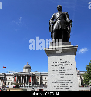 Die Statue von Major-General Sir Henry Havelock am Trafalgar Square in London, England, UK. Stockfoto