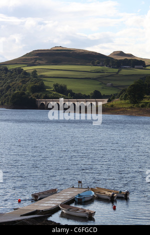 Ashopton Viadukt und Ladybower Vorratsbehälter im Peak District Stockfoto