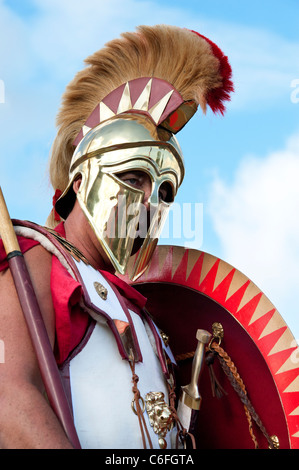 Hoplit. Reenactment. Antike griechische Soldaten an militärischen Odyssey zeigen, Detling, Kent, England Stockfoto