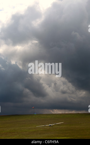 Bei großen Hucklow im Peak District National Park mit dem Derbyshire und Lancashire Gliding Club gleiten Stockfoto