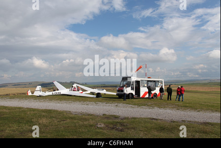 Bei großen Hucklow im Peak District National Park mit dem Derbyshire und Lancashire Gliding Club gleiten Stockfoto