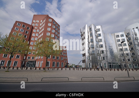 Der Neue Zollhof Gebäude (von Gehry, 1998-1999). Medienhafen ("Medienhafen"). Düsseldorf. Deutschland. Stockfoto