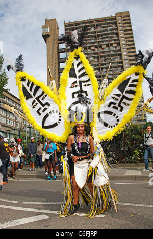 Nachtschwärmer auf dem Notting Hill Carnival 2011, London, England Stockfoto