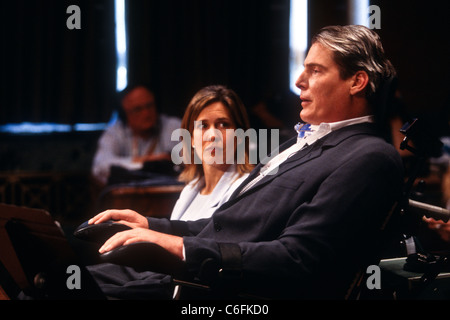Gelähmte Schauspieler Christopher Reeves und Frau Dana Zeugen vor dem Unterausschuss des Senats Stockfoto