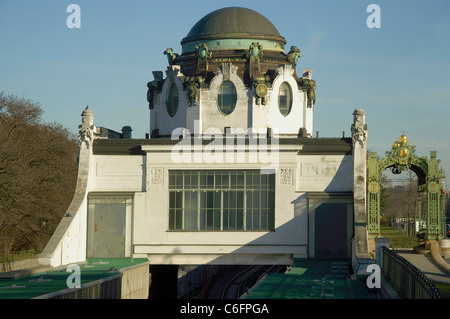 Der Court Pavilion der s-Bahn in Hietzing Stockfoto