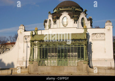 Der Court Pavilion der s-Bahn in Hietzing Stockfoto