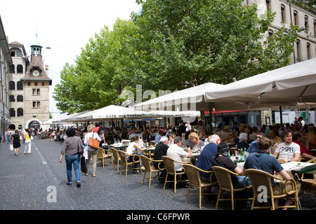 Place du Molard Square Cafe in Genf Stockfoto