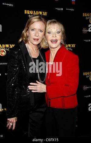 Eve Plumb und Florence Henderson aus The Brady Bunch Post zeigen Foto-Shooting für "Broadway rückwärts 5" zugunsten von Broadway Cares Stockfoto