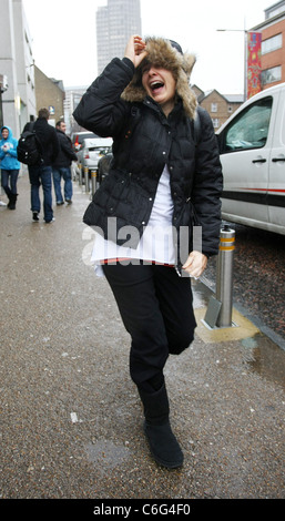 Penny Smith verlassen die ITV Studios London, England - 24.02.10 Stockfoto