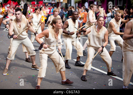 Samba-Schultänzer beim Notting Hill Carnival, London, England, Großbritannien. Stockfoto