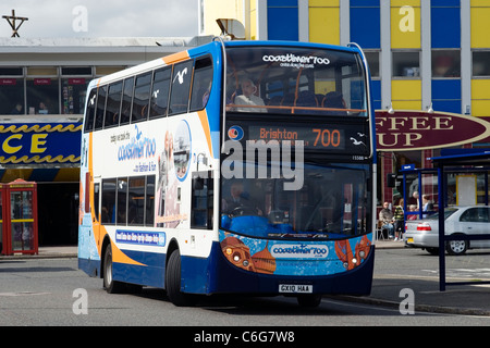 Postkutsche Coastliner Doppeldecker-Bus auf Southsea Seafront England uk Stockfoto