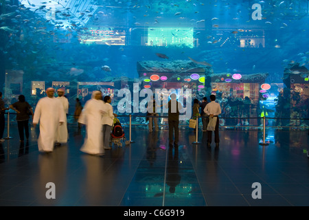 Ein Abschnitt der Dubai Mall wurde evakuiert heute, Mittwoch, 25. Februar 2009, nachdem das Aquarium undicht gestartet. Die Stockfoto