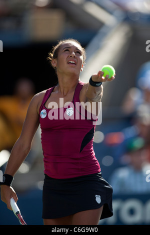 Heather Watson (GBR) im Wettbewerb bei den 2011 US Open Tennis. Stockfoto