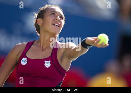 Heather Watson (GBR) im Wettbewerb bei den 2011 US Open Tennis. Stockfoto