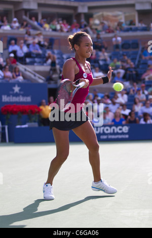 Heather Watson (GBR) im Wettbewerb bei den 2011 US Open Tennis. Stockfoto