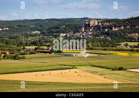 Beynac et Cazenac Schloss gesehen über das Dordogne-Tal, Perigord, Frankreich, Europa Stockfoto