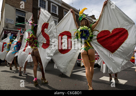 Tanz-Performer bei Notting Hill Carnival London 2011 England Great Britain UK Stockfoto