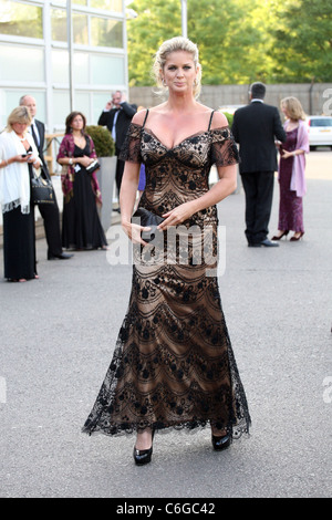 Rachel Hunter The Caudwell Kinder Butterfly Ball anlässlich der Battersea Evolution - draußen Ankünfte London, England- Stockfoto