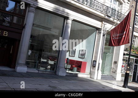 Das Avenue Restaurant und Bar, populär St James Einrichtung feine dienen hauptsächlich britische Küche von Küchenchef Mikko Kataja. Stockfoto