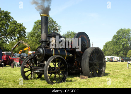 Fowler 6nhp A4 Zugmaschine "Monty" - 1900 erbaut und hier bei der Wiston Park Steam Rally abgebildet. Stockfoto