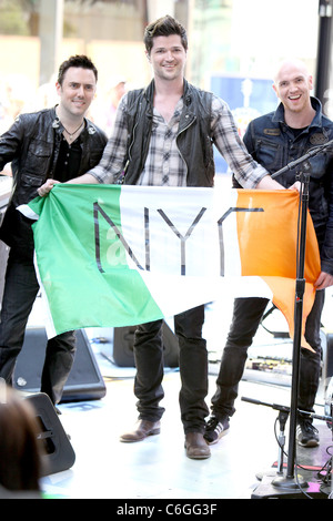 Glen Power, Danny O'Donoghue und Mark Sheehan irischen Rock-Band The Script ausführen, bei der "Toyota Concert Series" auf NBC Stockfoto