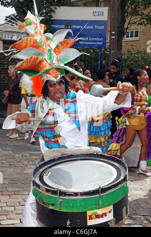 Nachtschwärmer auf dem Notting Hill Carnival 2011, London, England Stockfoto