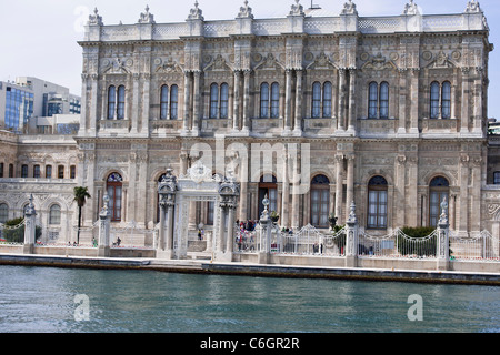 Dolmabahce Palast, ehemalige Residenz der Bosporus, Golden Horn, Marmarameer, Istanbul, Mustafa Kemal Atatürk, Constantinople Stockfoto