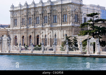 Dolmabahce Palast, ehemalige Residenz der Bosporus, Golden Horn, Marmarameer, Istanbul, Mustafa Kemal Atatürk, Constantinople Stockfoto