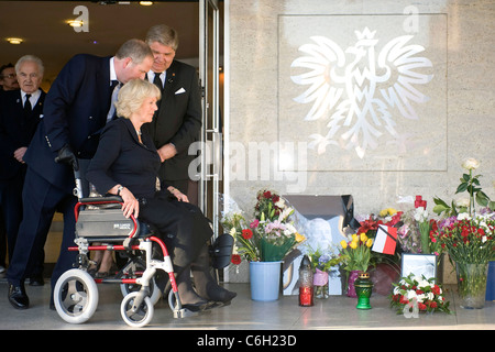 Camilla, Herzogin von Cornwall, im Rollstuhl, besucht die polnischen sozial- und Kulturverein, das Buch zu unterzeichnen Stockfoto