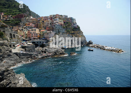 Manorola, eines der wunderschönen italienischen Cinque Terre und ein UNESCO-Weltkulturerbe. Ligurai, Italien. Stockfoto