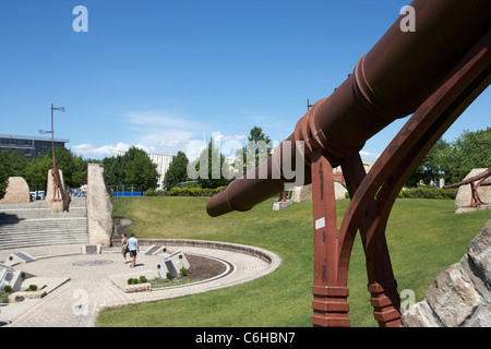 Touristen an der Oodena in den Gabeln Winnipeg Manitoba Kanada Stockfoto